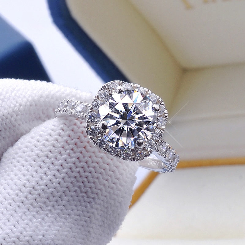 925 Sterling Silver Round Brilliant Cut Moissanite Engagement Ring